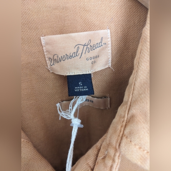Universal Thread women's 100% cotton gold button down shirt | size small - Picture 3 of 5